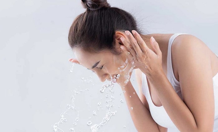 Hướng dẫn cách phòng tránh da mặt bị khô ngứa, sần khó chịu