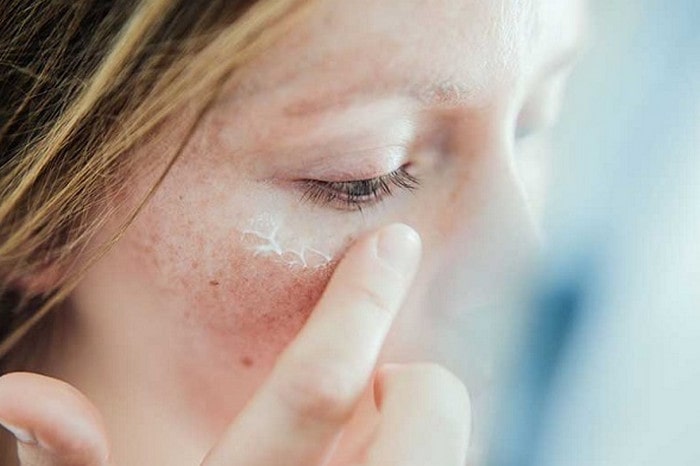 Nguyên nhân khiến da mặt bị khô sần và ngứa vào mùa đông     