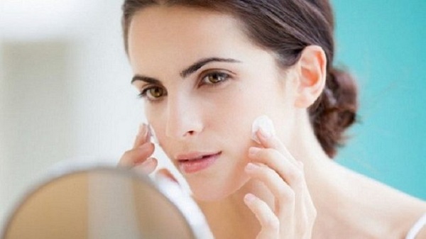 Nên sử dụng kem chống lão hóa từ độ tuổi 20 trở lên
