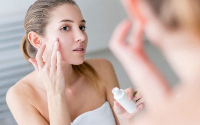 Đi nắng bị nám da cần bôi kem chống nắng