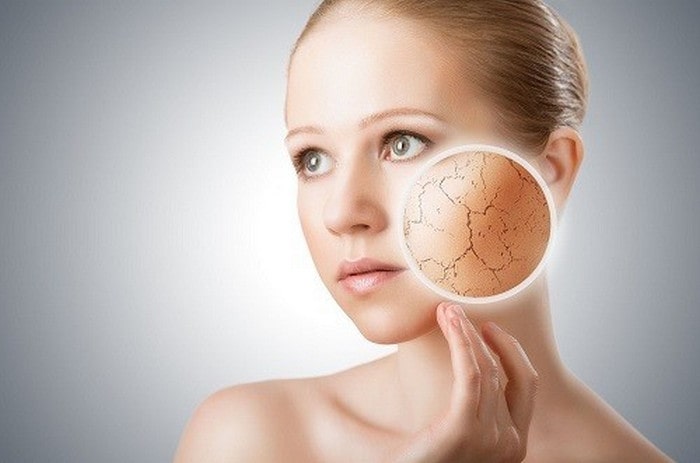 Nguyên nhân khiến da mặt bị khô sau sinh